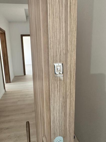 Apartament cu 3 camere decomandat în Albert