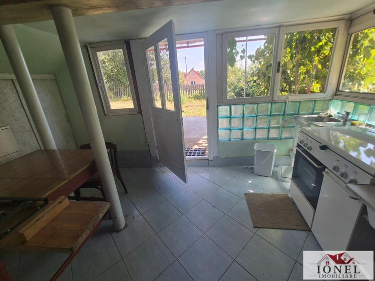 Casă individuală cu 3 camere cu Teren 2651 Mp în Almașu Mare
