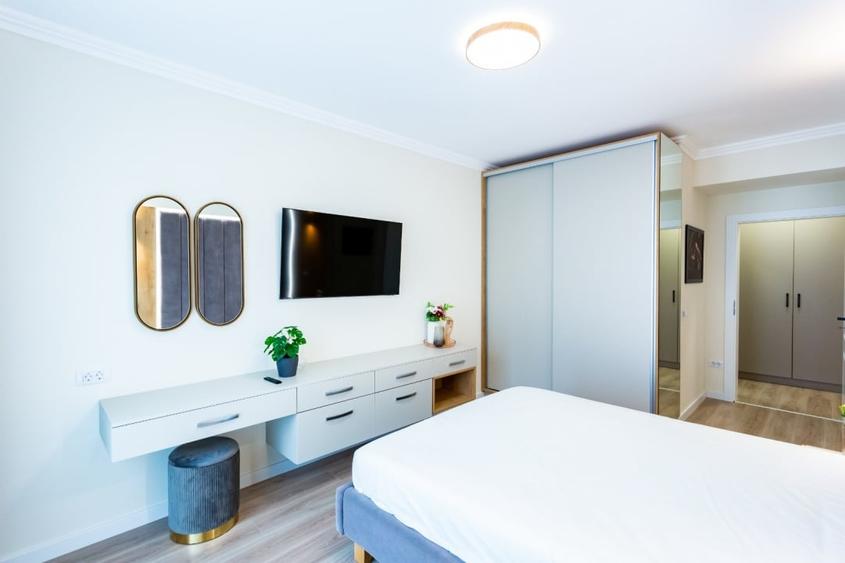 Apartament cu 2 camere decomandat, mobilat în Calea București