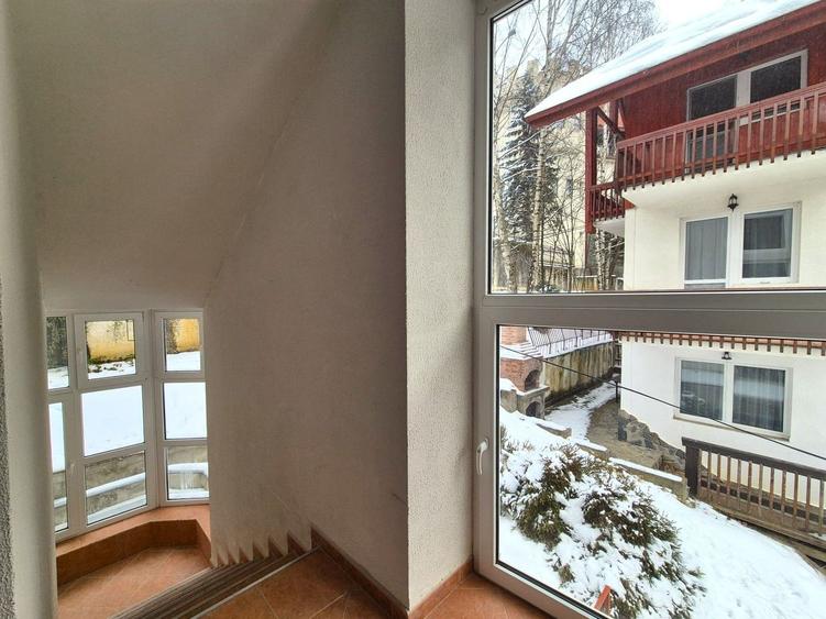 Apartament cu 3 camere decomandat în Poiana Brașov