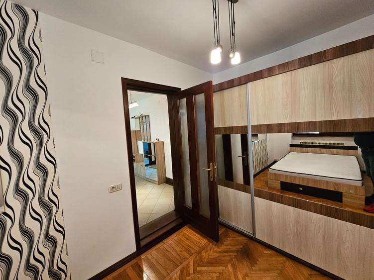 Apartament cu 3 camere decomandat în Ultracentral
