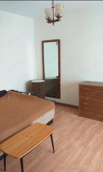 Garsonieră decomandată în Gojdu