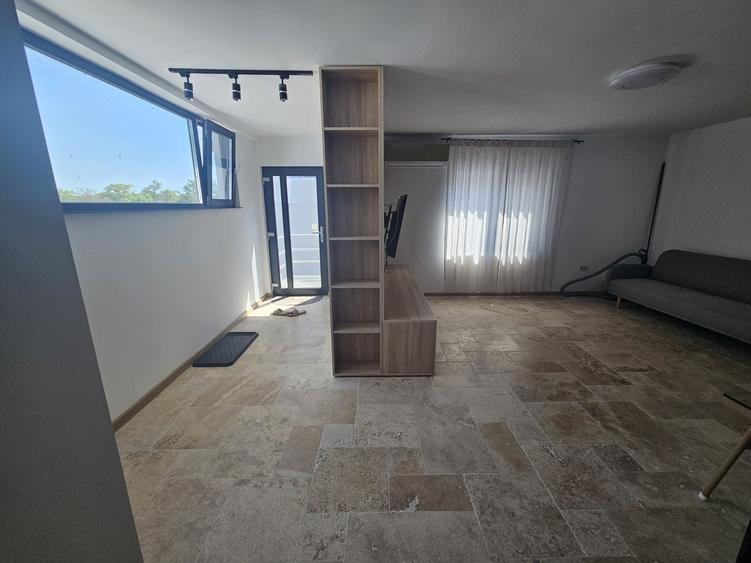 Apartament cu 2 camere în Valu lui Traian