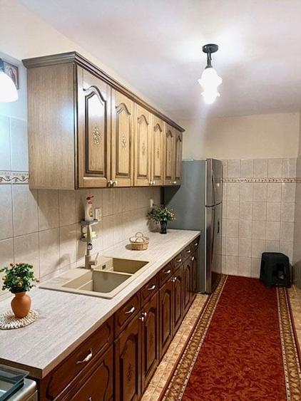 Casă individuală cu 4 camere cu Garaj în Central
