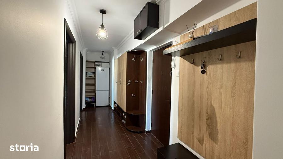Apartament cu 3 camere decomandat, mobilat în Tei