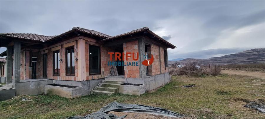 Casă individuală cu 4 camere cu Teren 500 Mp în Ighiu