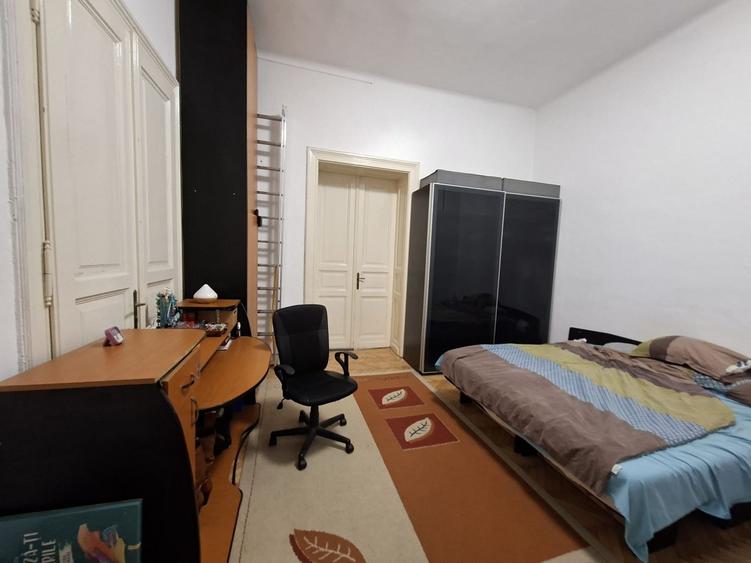 Apartament cu 4 camere circular, mobilat în P-ța Maria