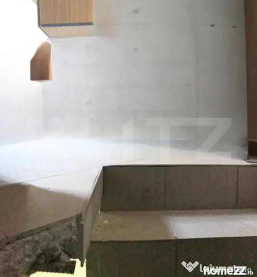 Casă cu 4 camere cu Teren 1000 Mp în Central