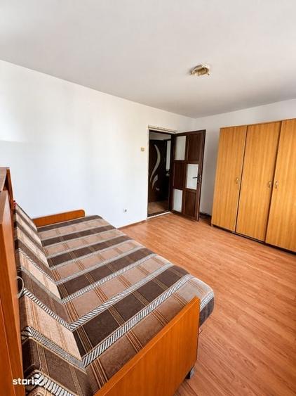 Apartament cu 2 camere semidecomandat în Craiovița Nouă