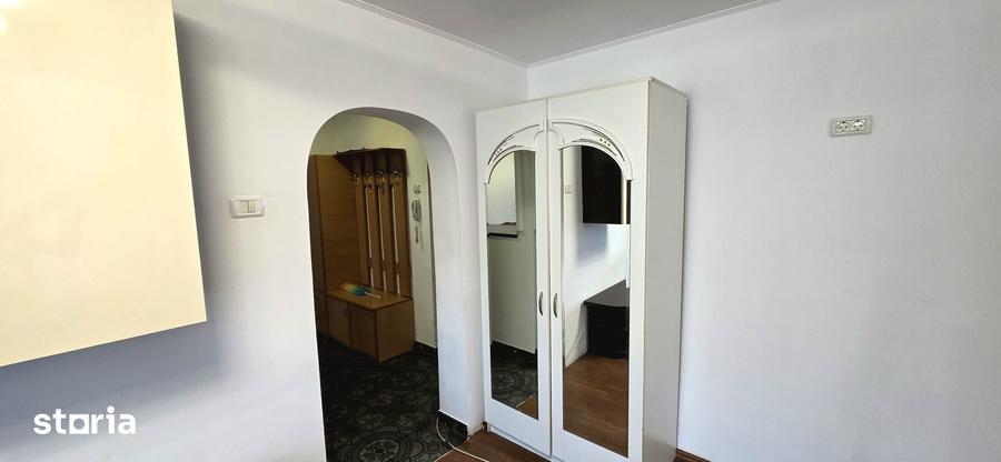 Apartament cu 3 camere decomandat în Crângași