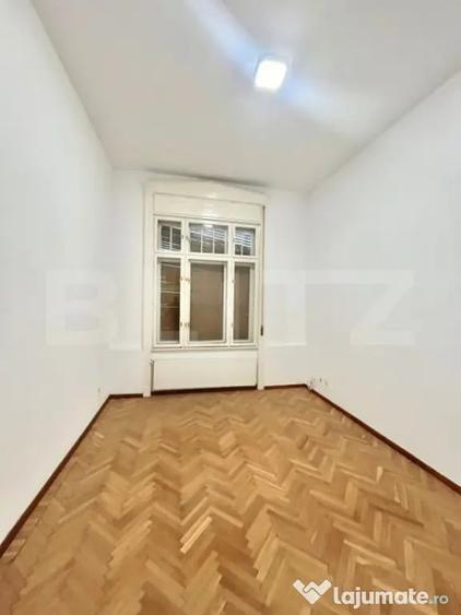 Apartament cu 5 camere semidecomandat în Central