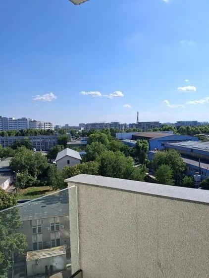 Apartament cu 2 camere semidecomandat, mobilat în Păcii