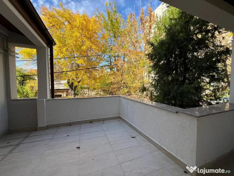 Apartament cu 3 camere decomandat în Bucureștii Noi