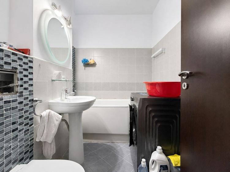 Apartament cu 3 camere, mobilat în Aradului