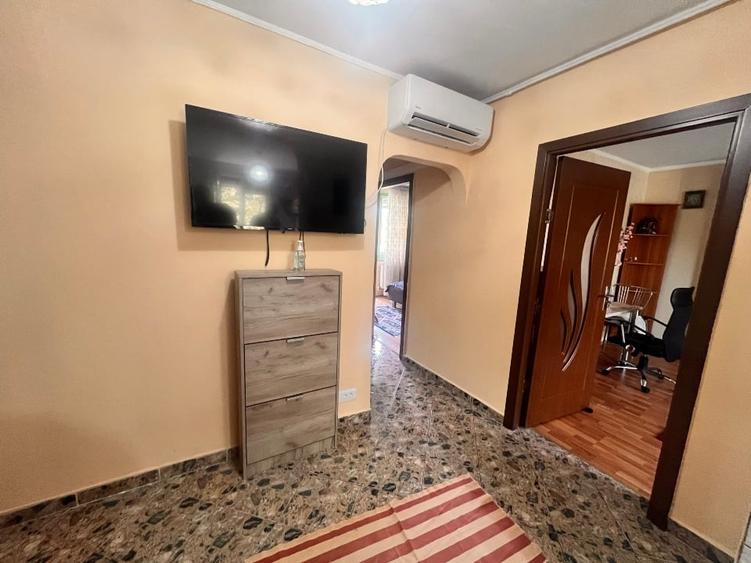 Apartament cu 3 camere decomandat, mobilat în Berceni
