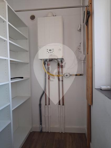 Apartament cu 3 camere decomandat în Florilor