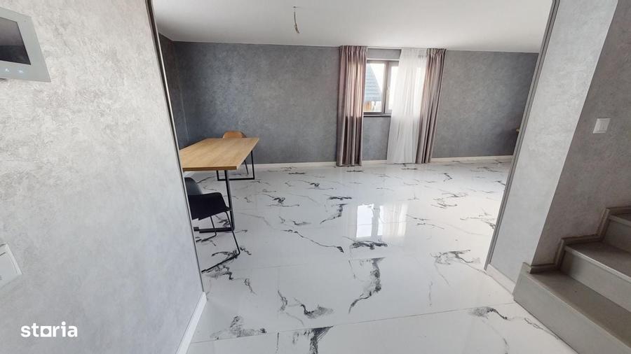 Casă cu 4 camere în Central