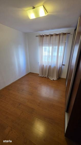 Apartament cu 4 camere în Est