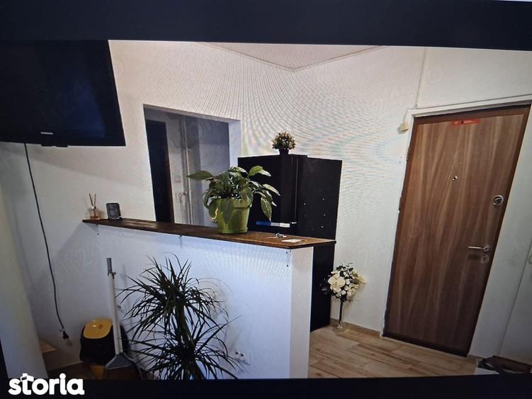 Apartament cu 2 camere decomandat în Tei