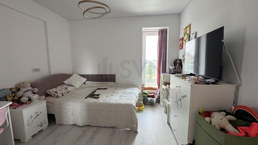 Apartament cu 4 camere semidecomandat, mobilat în Parcul Carol