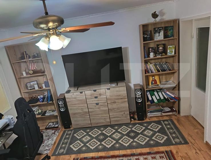 Apartament cu 2 camere semidecomandat, mobilat în Central
