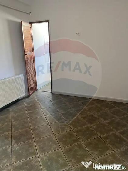 Casă cu 5 camere cu Teren 188 Mp în Vitan