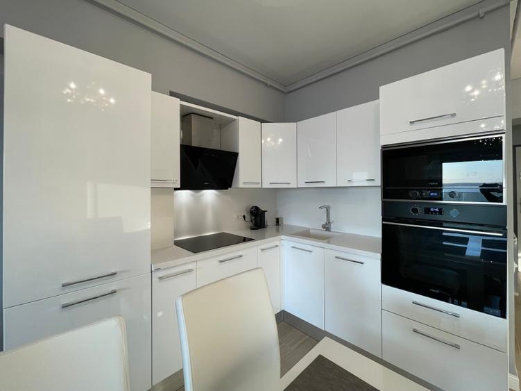 Statiunea Mamaia--Centru, apartament deosebit cu vedere frontala spre lac - 14