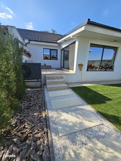 Casă cu 4 camere cu Teren 350 Mp în Podgoria