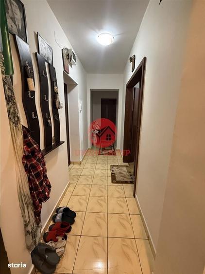 Apartament cu 2 camere decomandat în CET