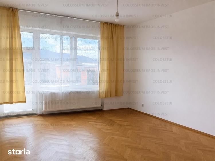 Apartament cu 2 camere decomandat în Tractorul
