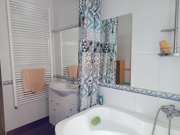 Casă cu 4 camere cu Teren 200 Mp în Mărgeanului