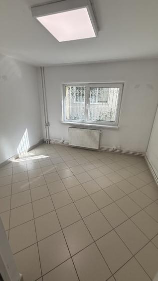 Spațiu comercial, de 81.389999389648 mp, în Mănăștur