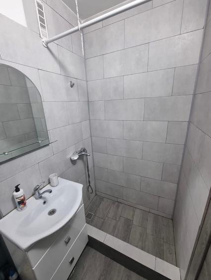 Garsonieră semidecomandată în Craiovița Nouă