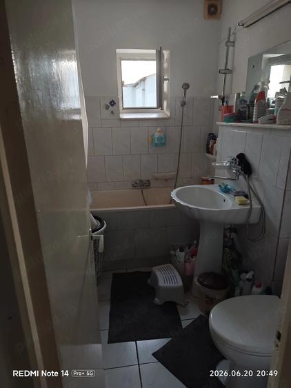 Apartament cu 3 camere decomandat în Steaua