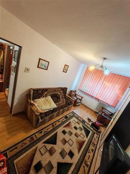 Apartament cu 4 camere semidecomandat, mobilat în Mănăștur