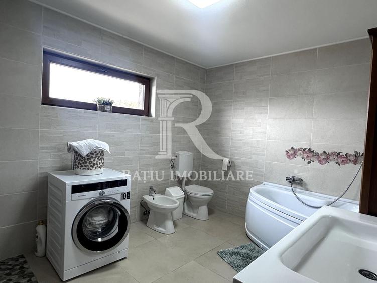 Casă individuală cu 4 camere cu Canalizare în Drăgești