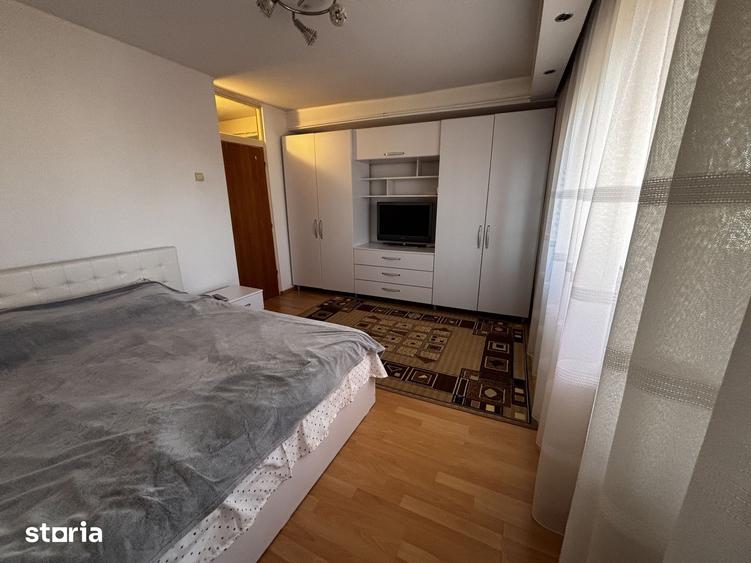 Apartament cu 3 camere decomandat în Găvana