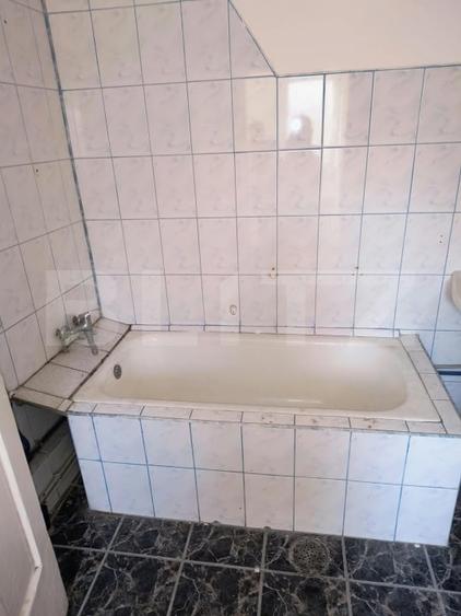 Casă individuală cu 3 camere cu Canalizare în Nord-Vest