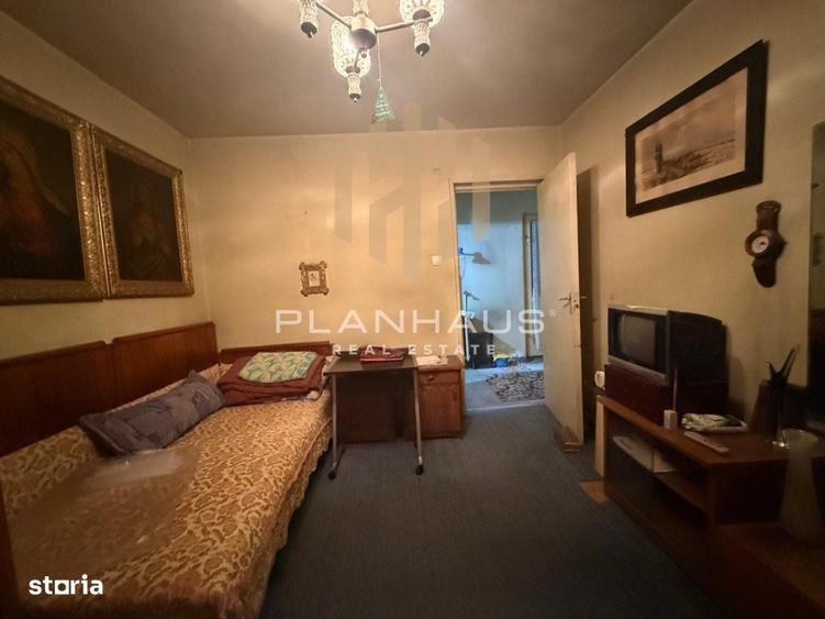 Apartament cu 4 camere decomandat în Central