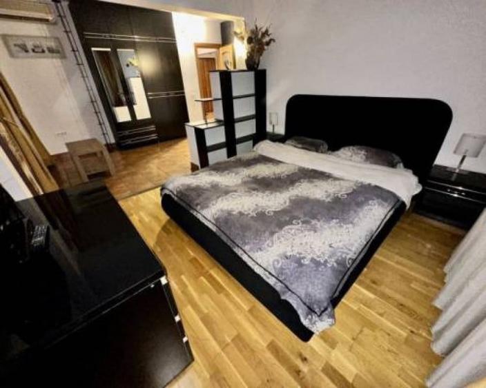 Apartament cu 3 camere decomandat în Alexandru Obregia