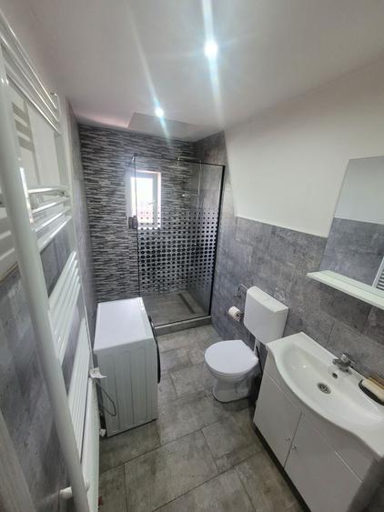 Casă cu 3 camere în Peștișu Mare