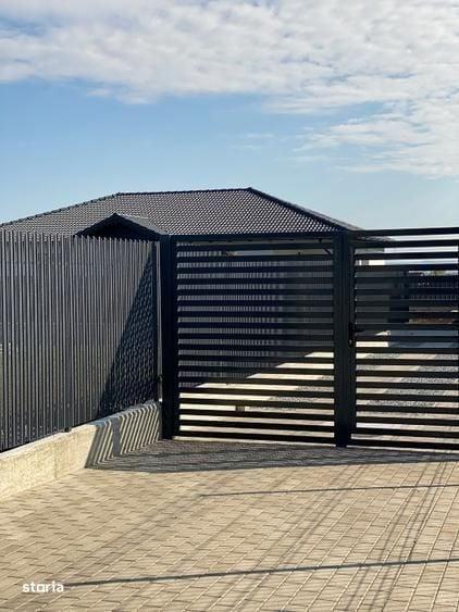 Casă cu 4 camere cu Teren 600 Mp în Central