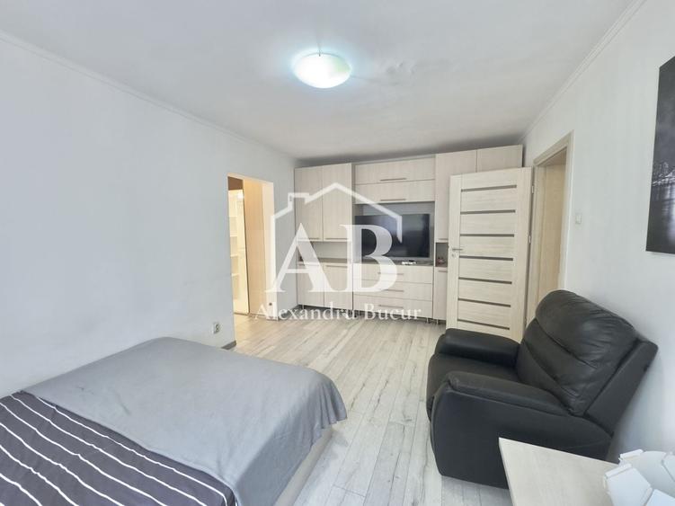 Apartament cu 2 camere semidecomandat, mobilat în Baba Novac