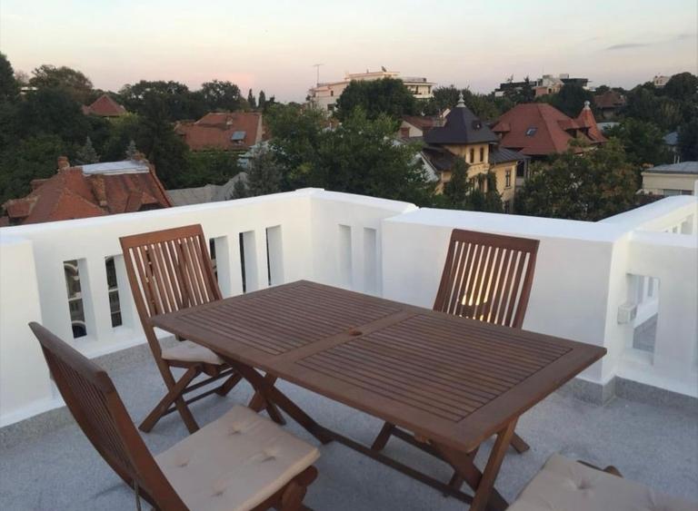 Casă individuală cu 8 camere cu Canalizare în Kiseleff