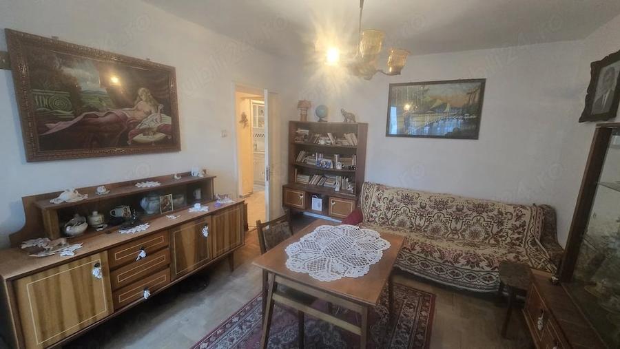 Apartament cu 3 camere decomandat în Central