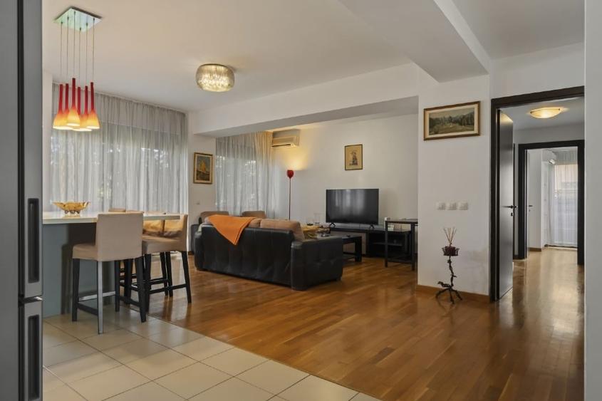 Iancu Nicolae, 3 camere, mobilat & utilat nou, 2 parcari, 2 bai, retras, padure - 1