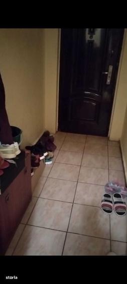 Apartament cu 4 camere decomandat în Berceni