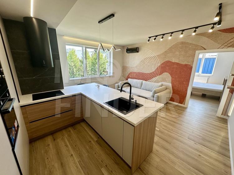 Apartament cu 3 camere semidecomandat, mobilat în Florești