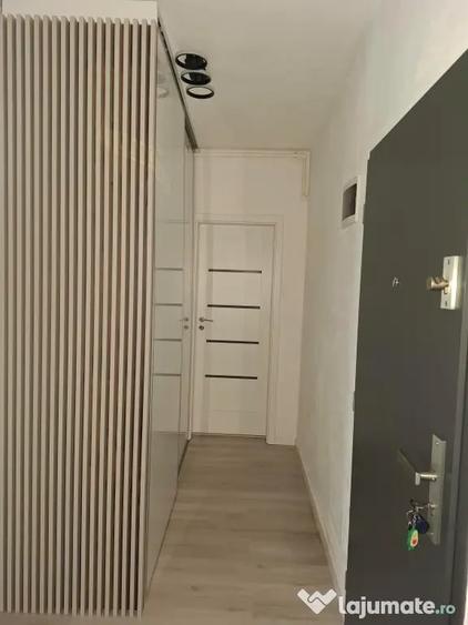 Apartament cu 3 camere decomandat în Vest