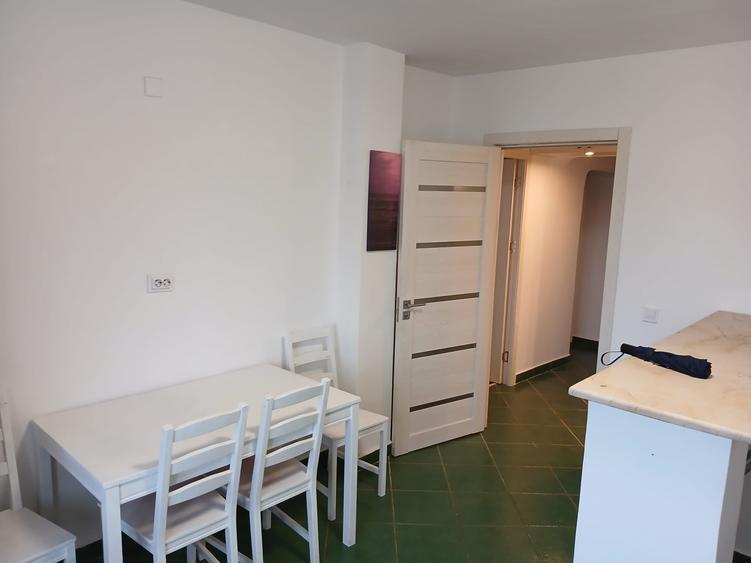 Apartament cu 3 camere decomandat, mobilat în Unirii